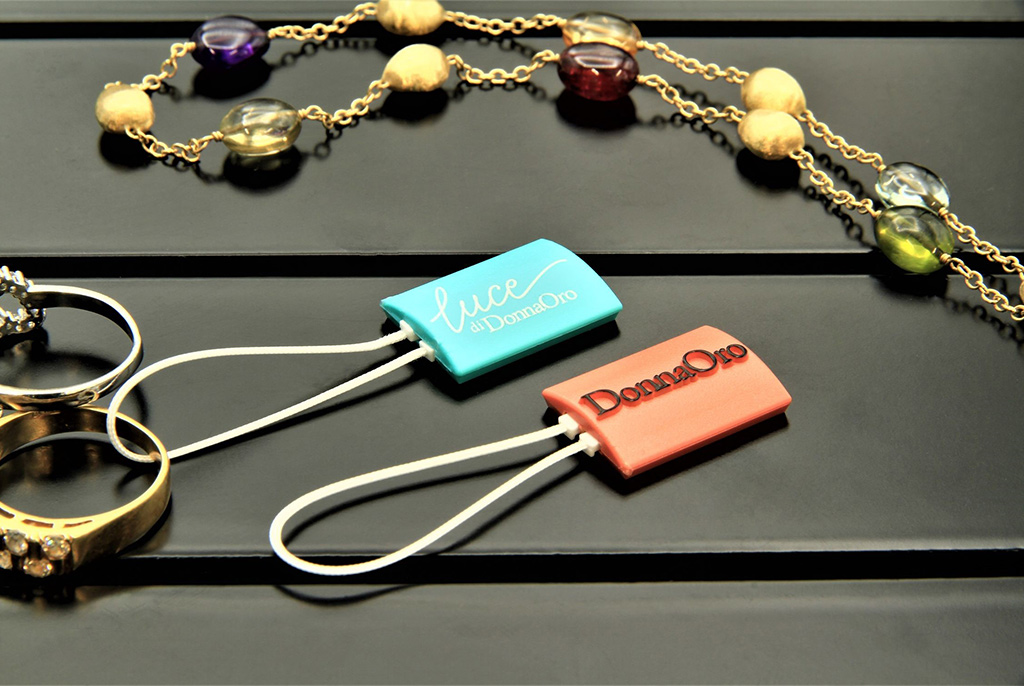 Plastic tags for jewelry - Three-dimensional
